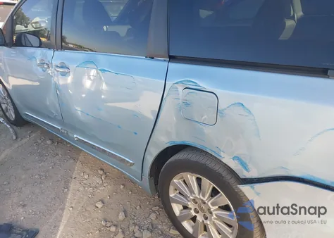 2016 Toyota Sienna Limited 7 Passenger z USA, uszkodzony, nr VIN 5TDYK3DC5GS727113